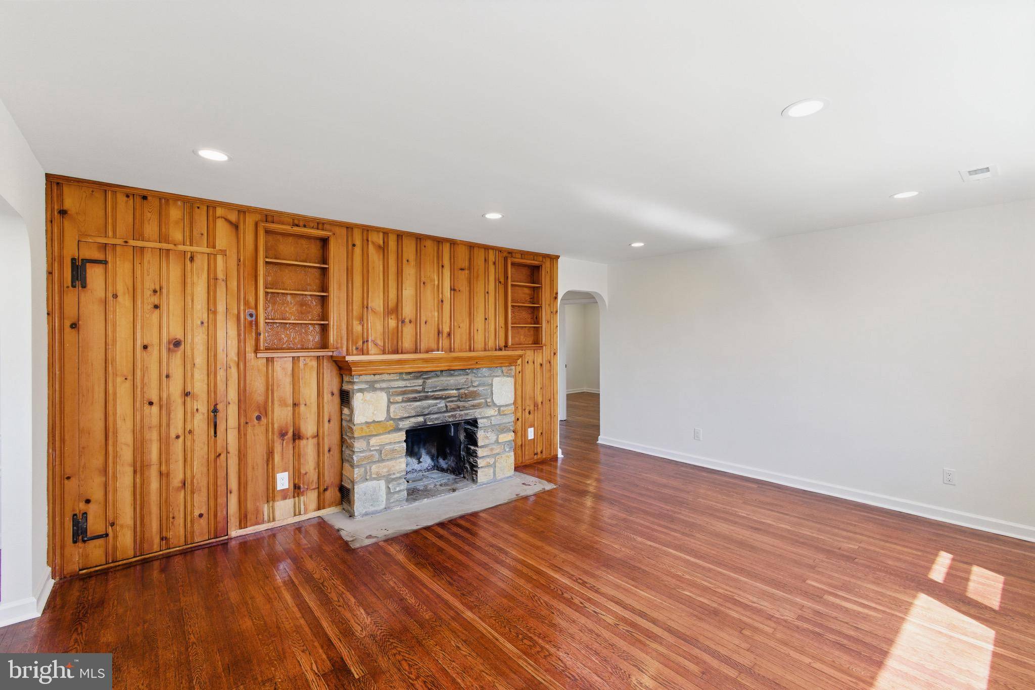 Philadelphia, PA 19115,729 STRATFORD DR