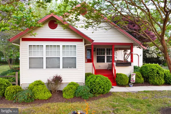 Ocean View, DE 19970,24 ASSAWOMAN AVE