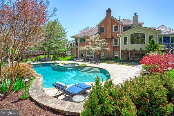 Vienna, VA 22181,10720 HUNTERS PL