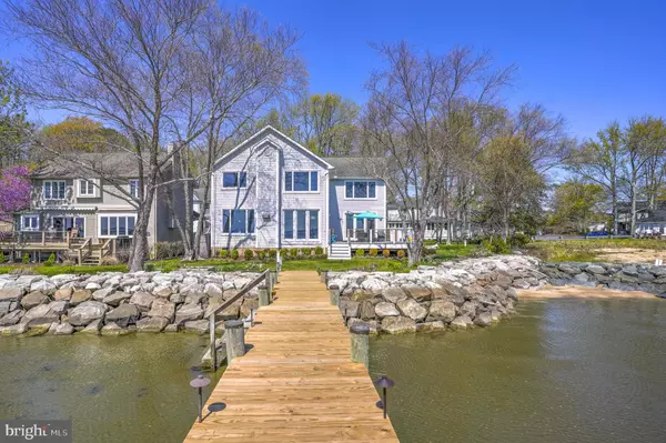 Deale, MD 20751,949 BAY DR