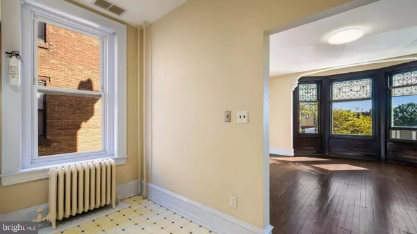 Philadelphia, PA 19145,2206 S BROAD ST #2ND FLOOR