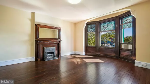 Philadelphia, PA 19145,2206 S BROAD ST #2ND FLOOR