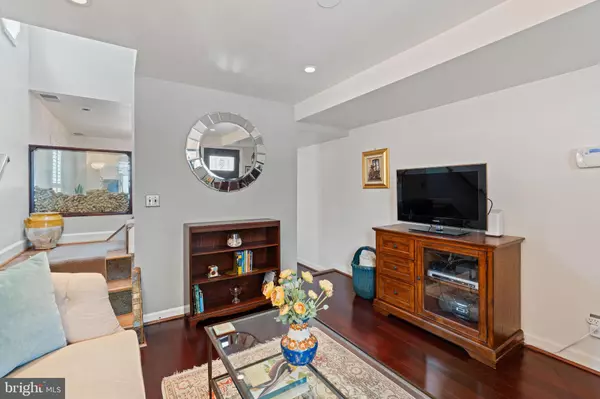 Alexandria, VA 22314,321 N FAYETTE ST N