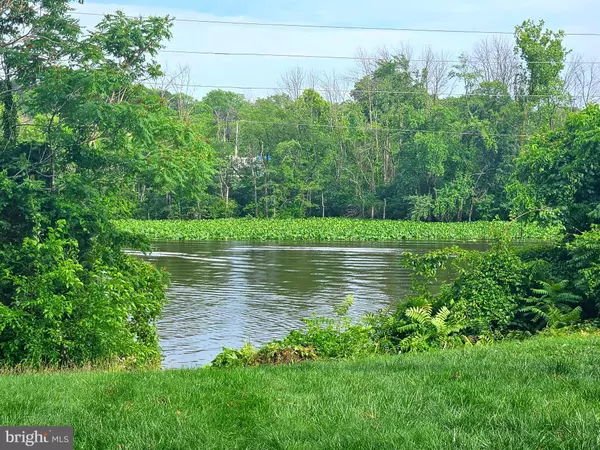 Seaford, DE 19973,121 S CONWELL ST