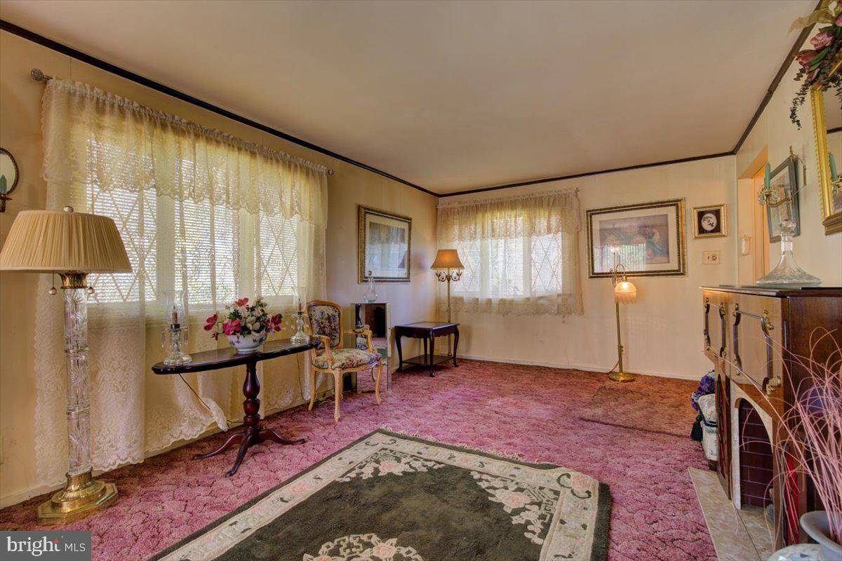 Blue Bell, PA 19422,384 PENLLYN BLUE BELL PIKE