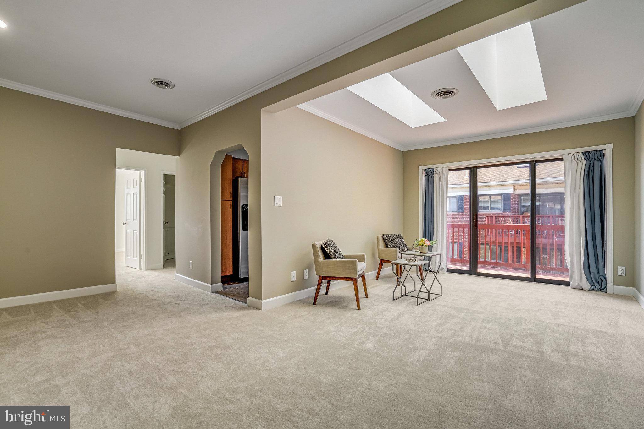 Alexandria, VA 22314,208 SKYHILL RD #10