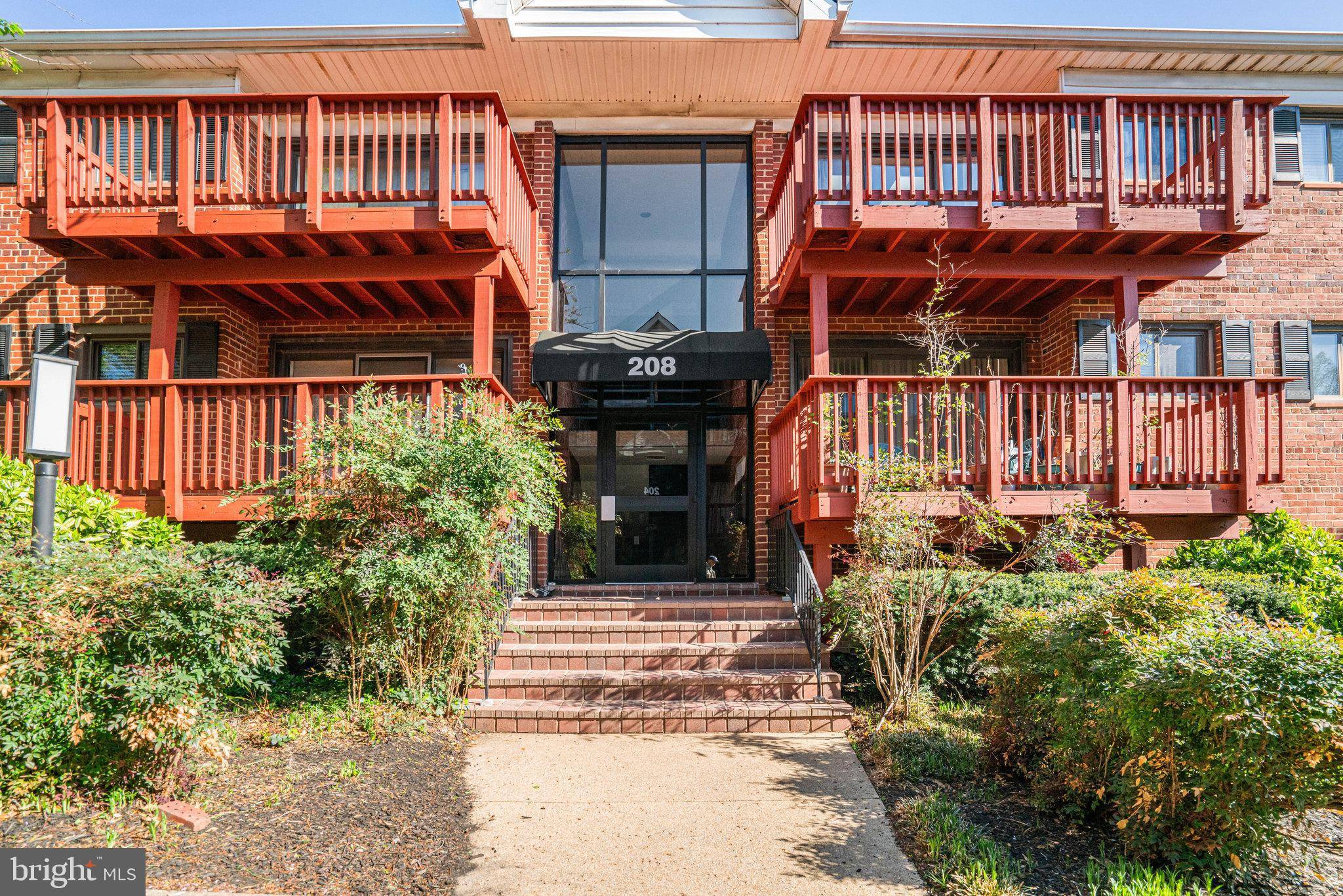 208 SKYHILL RD #10, Alexandria, VA 22314