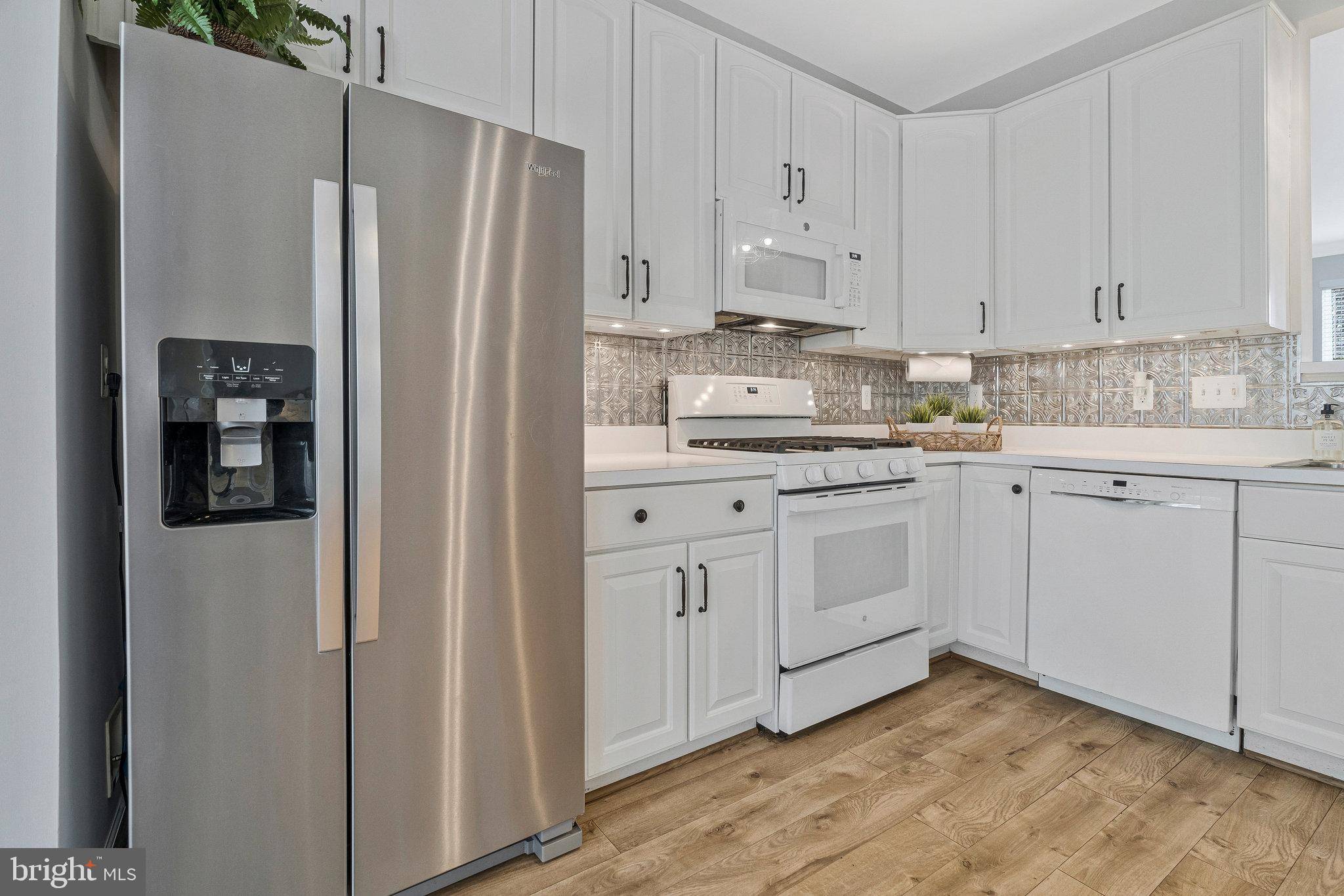Herndon, VA 20171,13691 SAINT JOHNS WOOD PL
