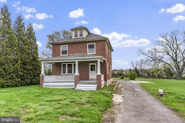14 N TROOPER, Norristown, PA 19403