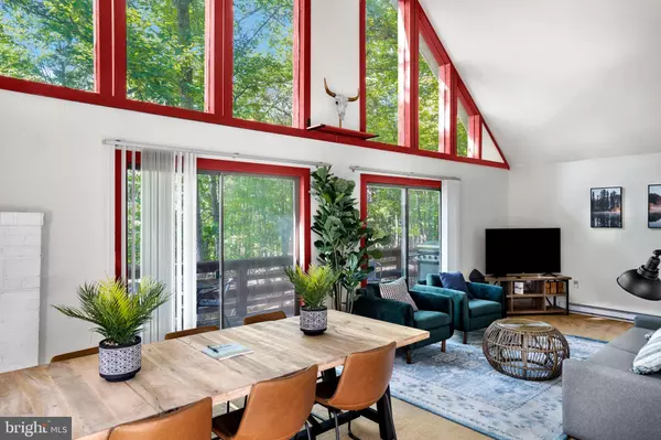 Berkeley Springs, WV 25411,671 PLUM TREE LN