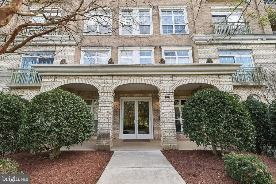 810 BELMONT BAY DR #102, Woodbridge, VA 22191