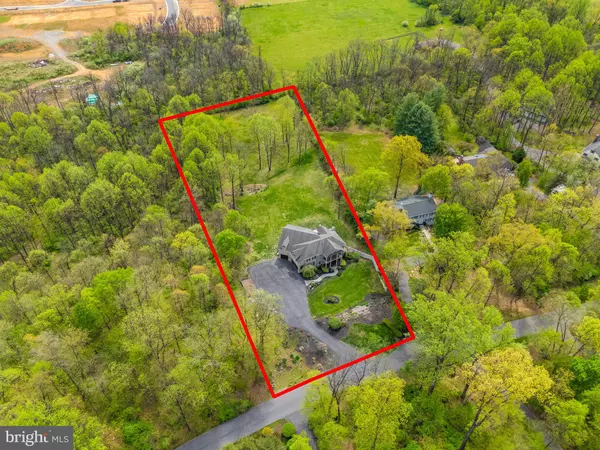 Martinsburg, WV 25403,380 MAY APPLE LN