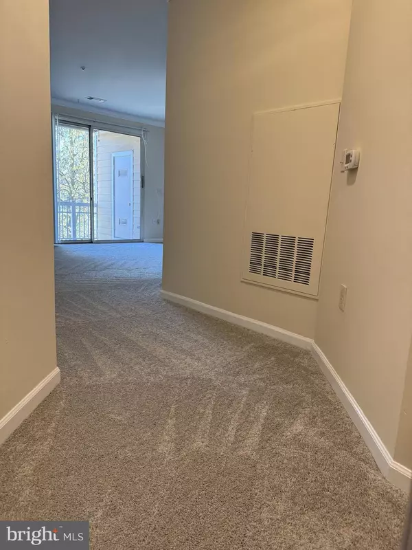 Herndon, VA 20170,2109 HIGHCOURT LN #203