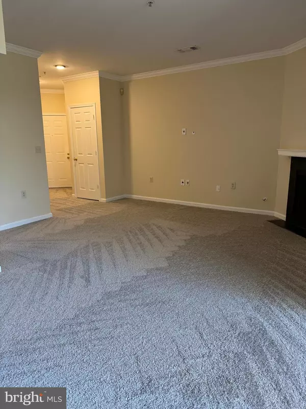 Herndon, VA 20170,2109 HIGHCOURT LN #203