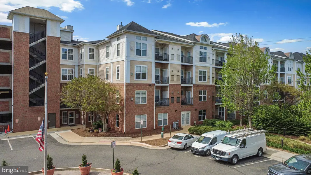 3830 LIGHTFOOT ST #335, Chantilly, VA 20151