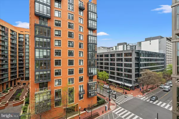 Washington, DC 20001,811 4TH ST NW #610