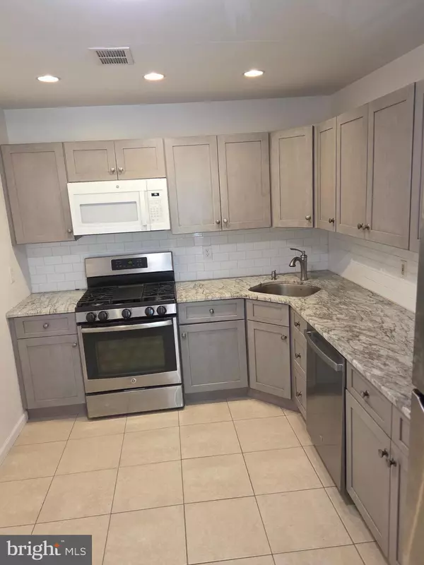 Hamilton, NJ 08619,86 CHAMBORD CT