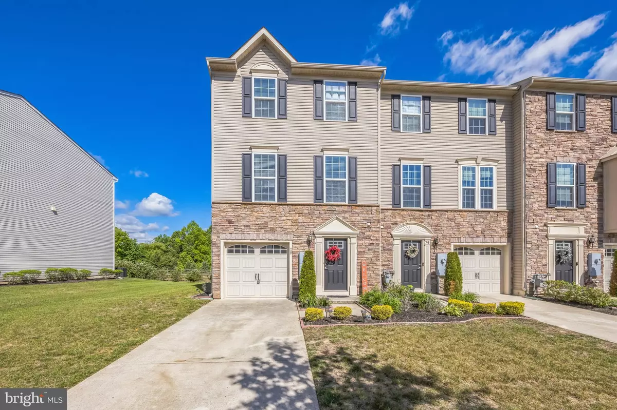 Sicklerville, NJ 08081,78 VILLAGE GREEN LN