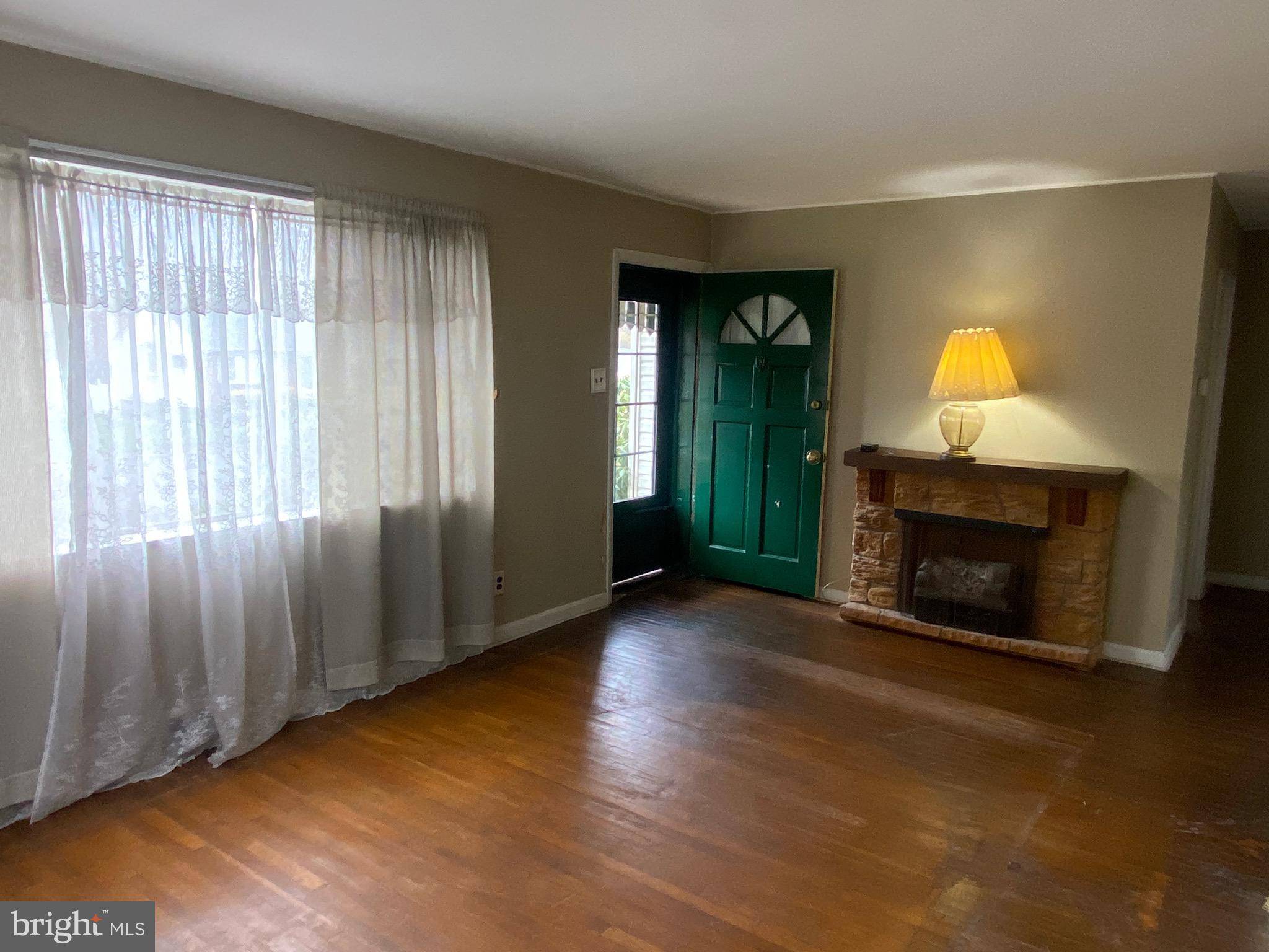 Philadelphia, PA 19116,14016 BARCALOW ST