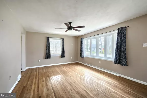 Jacobus, PA 17407,13 CIRCLE DR