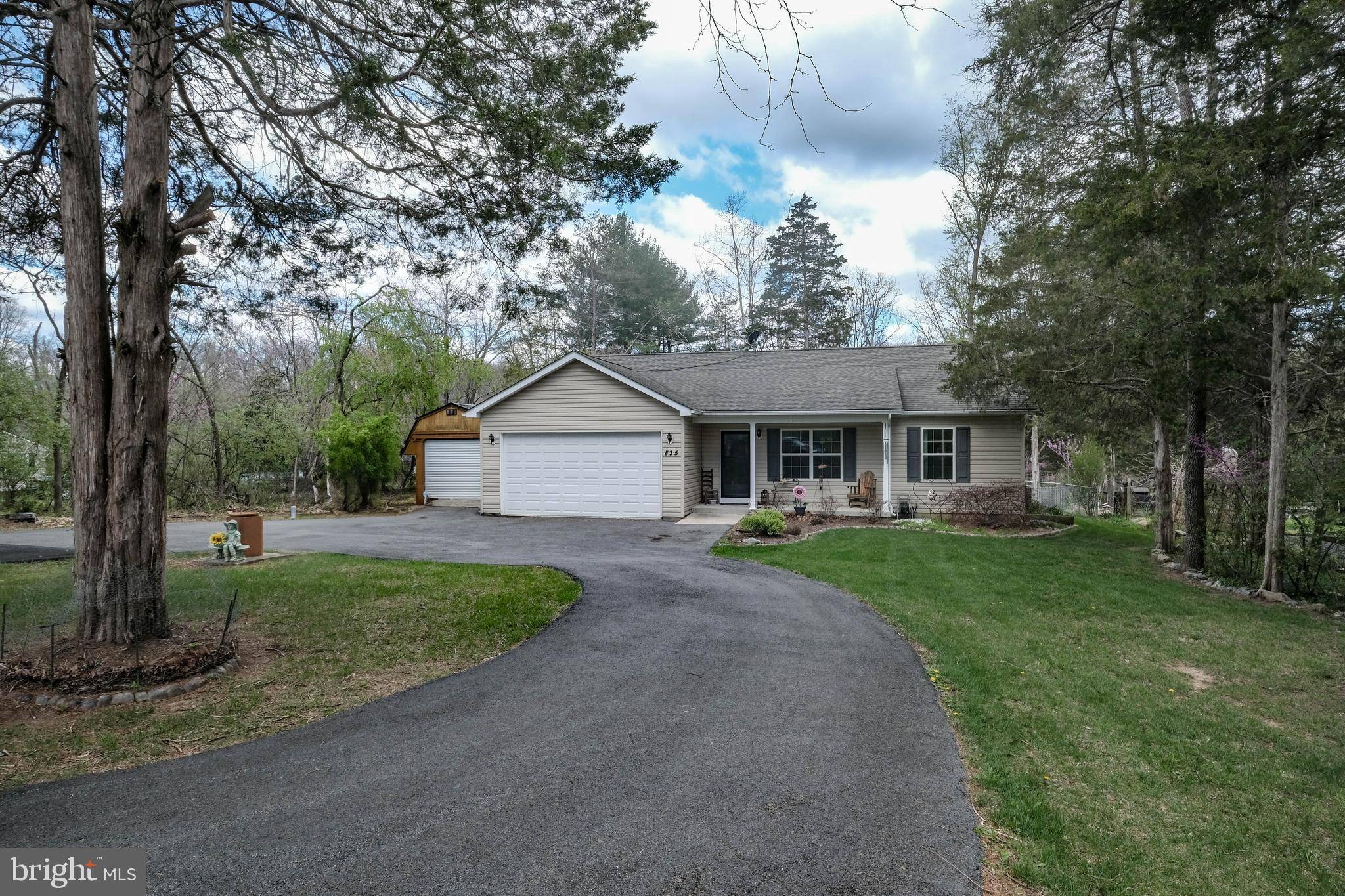 Kearneysville, WV 25430,835 HIDDEN HOLLOW DR
