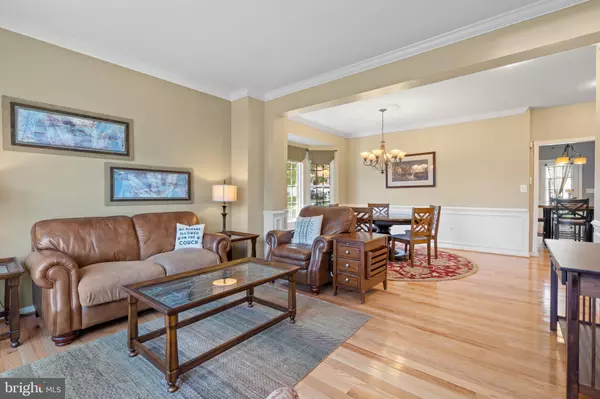 Haymarket, VA 20169,15008 SENECA KNOLL WAY