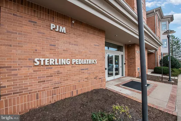 46175 WESTLAKE WESTLAKE DR #100, Potomac Falls, VA 20165