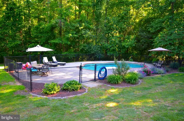 Lothian, MD 20711,936 DECESARIS DR