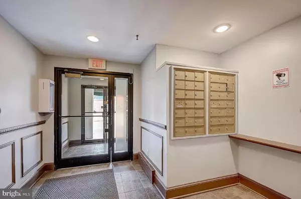 Philadelphia, PA 19103,2135 WALNUT ST #401