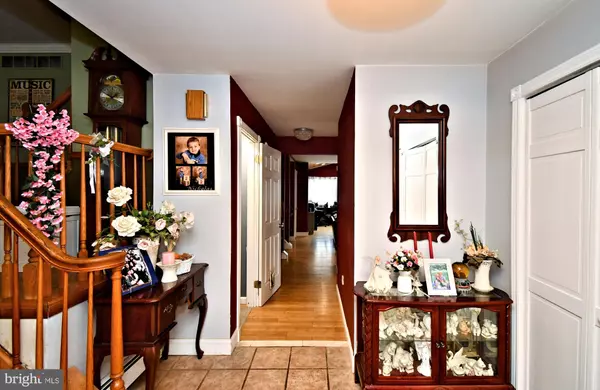 Ambler, PA 19002,1329 HORSHAM RD