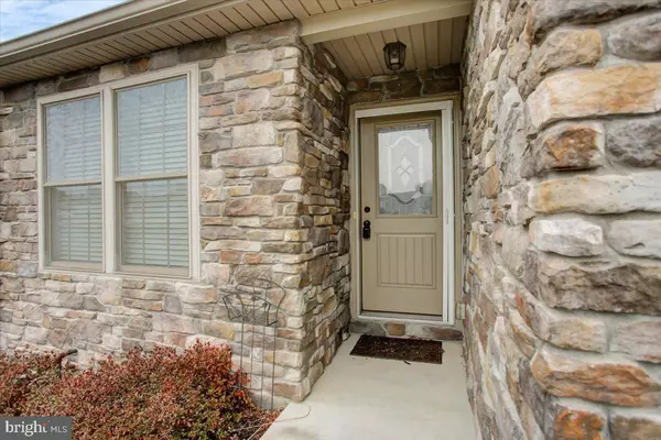 Shippensburg, PA 17257,255 PIN OAK LN