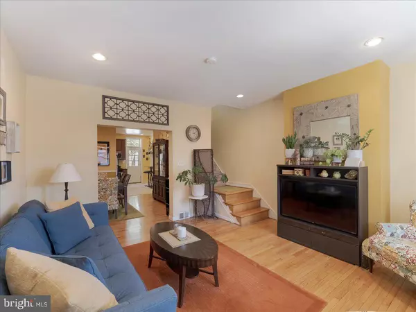 Philadelphia, PA 19128,4015 DEXTER ST