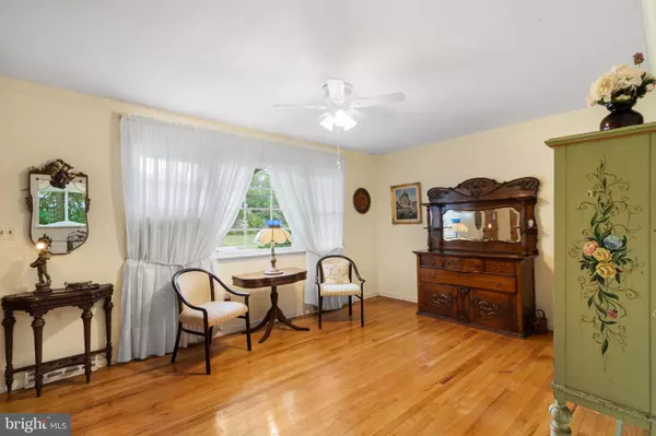 Hopewell, NJ 08525,134 W BROAD ST