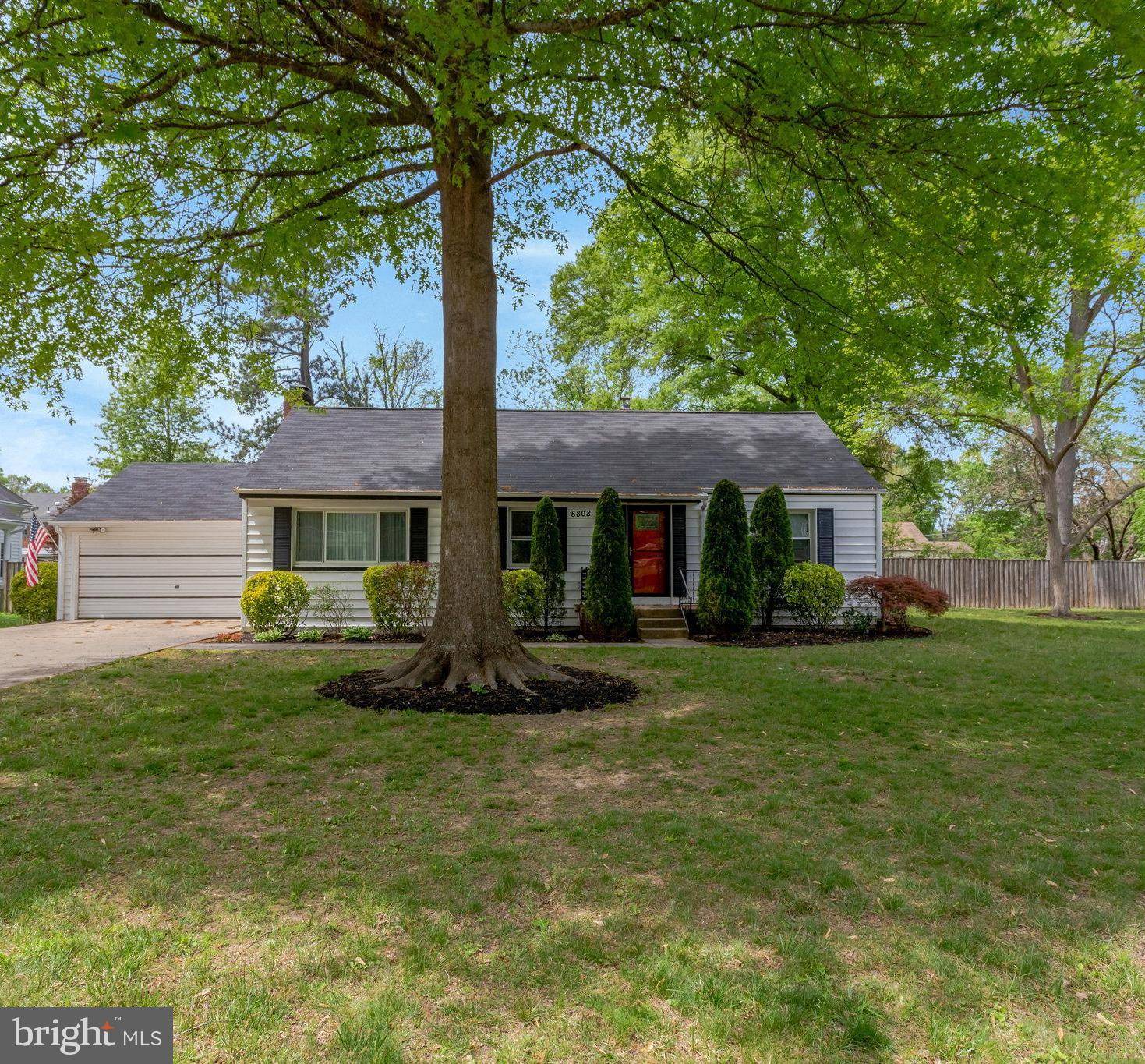 8808 OAK LEAF DR, Alexandria, VA 22309