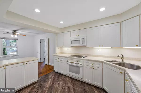 Alexandria, VA 22309,8808 OAK LEAF DR