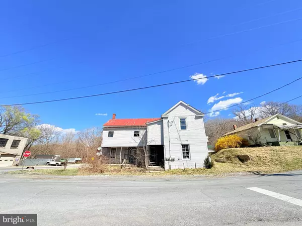 9 BRIDGE ST S, Buchanan, VA 24066