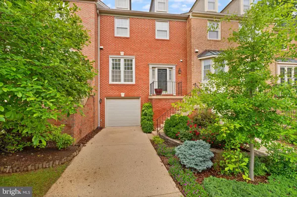 Fairfax, VA 22033,12015 JOHNS PL