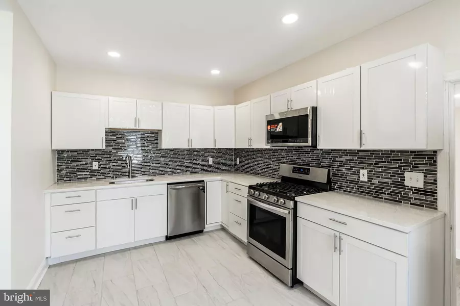 244 CONOVER ST, Burlington, NJ 08016