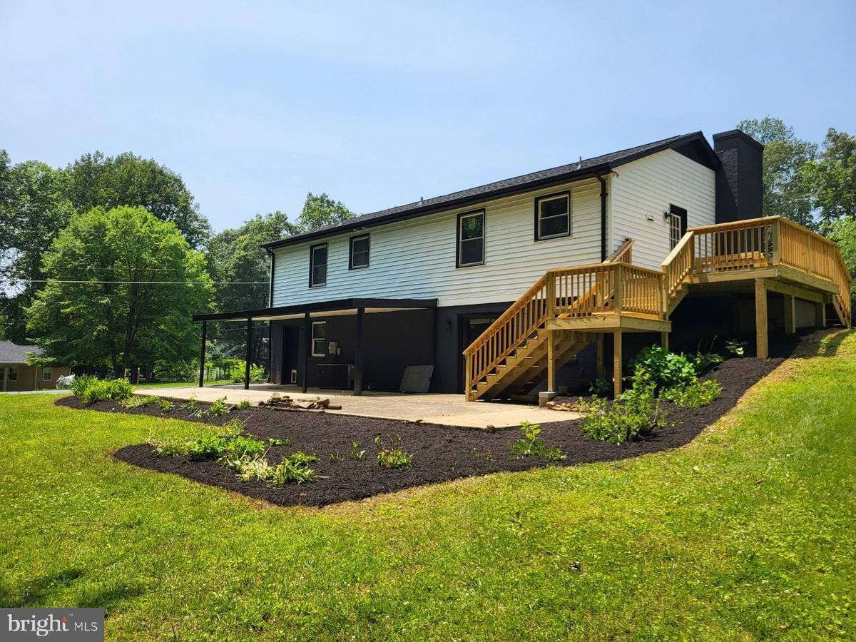 Ruckersville, VA 22968,19 WHITETHORN CT