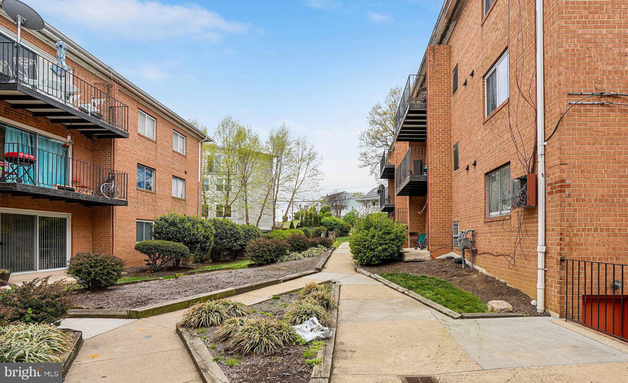 Arlington, VA 22206,3400 25TH ST S #27