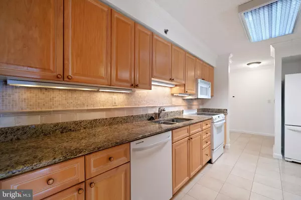 Alexandria, VA 22314,2181 JAMIESON AVE #905