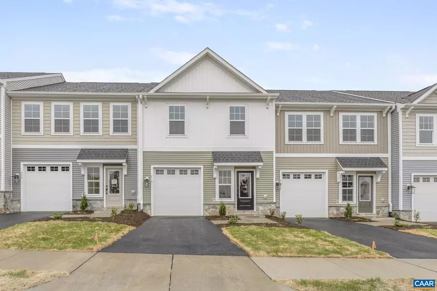 216 SPRINGDALE RD, Waynesboro, VA 22980