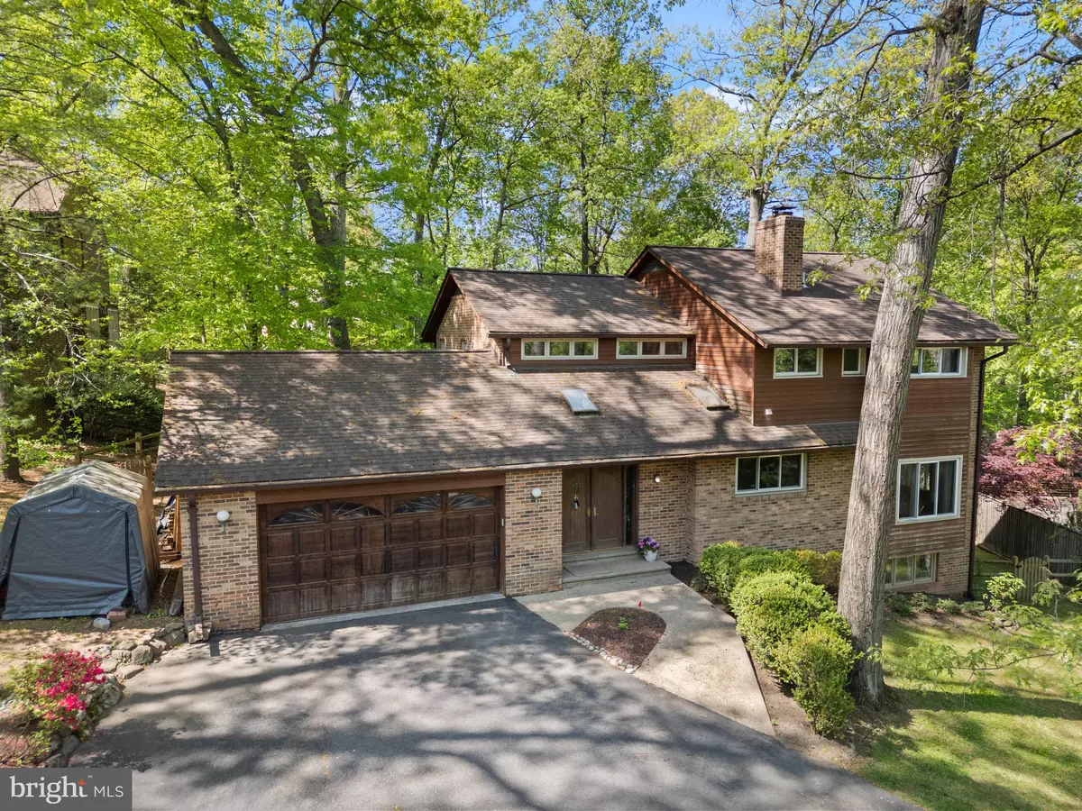 Bethesda, MD 20817,9220 BEECH HILL DR