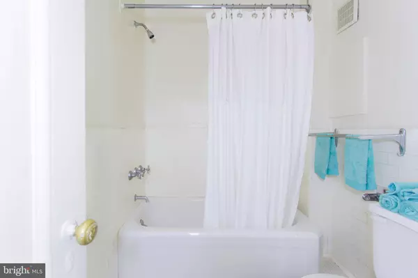 Philadelphia, PA 19107,1229 CHESTNUT ST #807