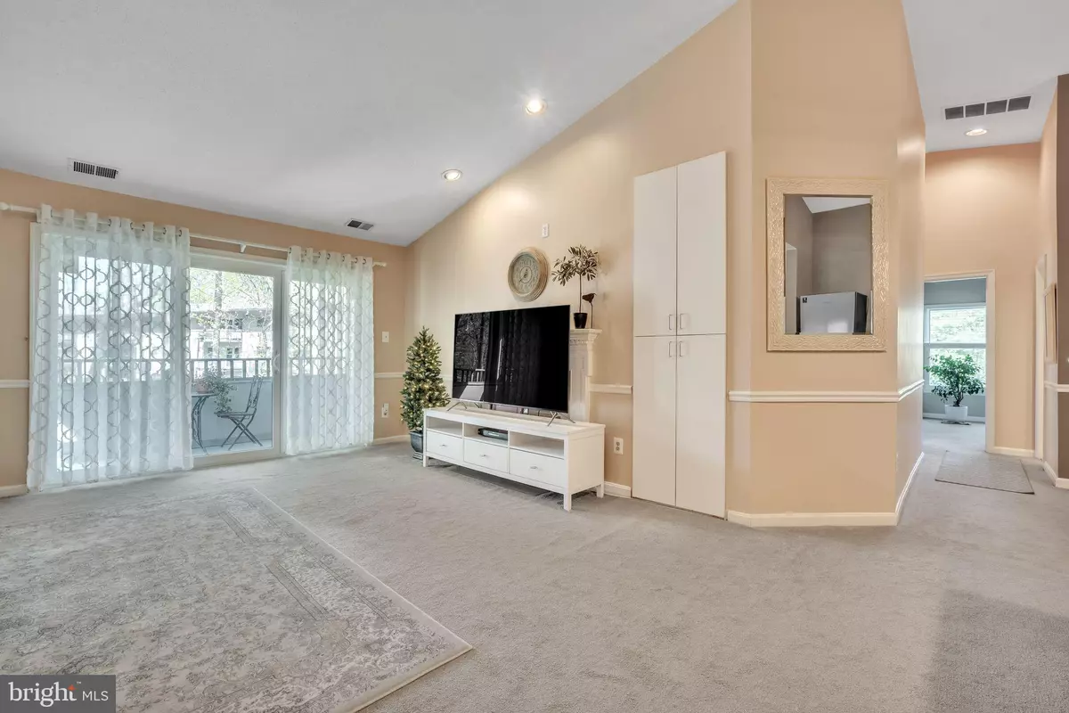 Annandale, VA 22003,7716 LAFAYETTE FOREST DR #167