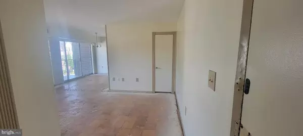 Woodbridge, VA 22192,12705 DARA DR #103