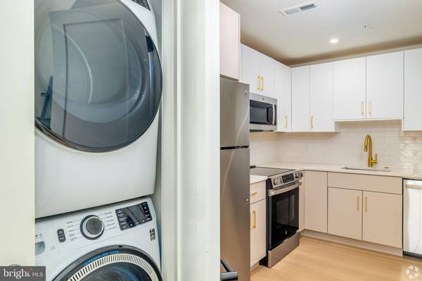 Philadelphia, PA 19106,416 VINE ST #206