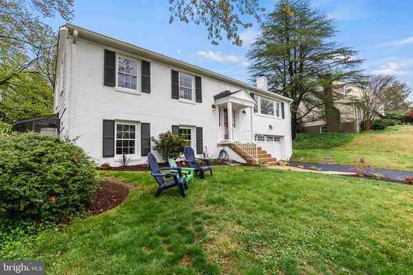 2106 WILKINSON PL, Alexandria, VA 22306