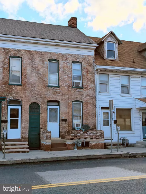 140 BALTIMORE ST, Hanover, PA 17331