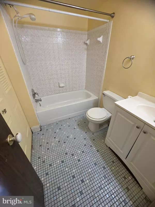 Brookhaven, PA 19015,7202 HILLTOP DR